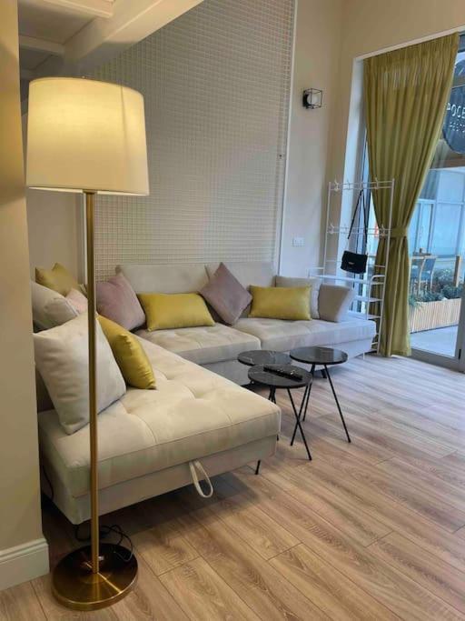 Lovely Apartment In Pogradec City With A Lake View מראה חיצוני תמונה