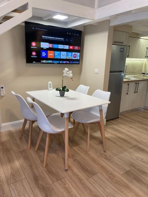 Lovely Apartment In Pogradec City With A Lake View מראה חיצוני תמונה